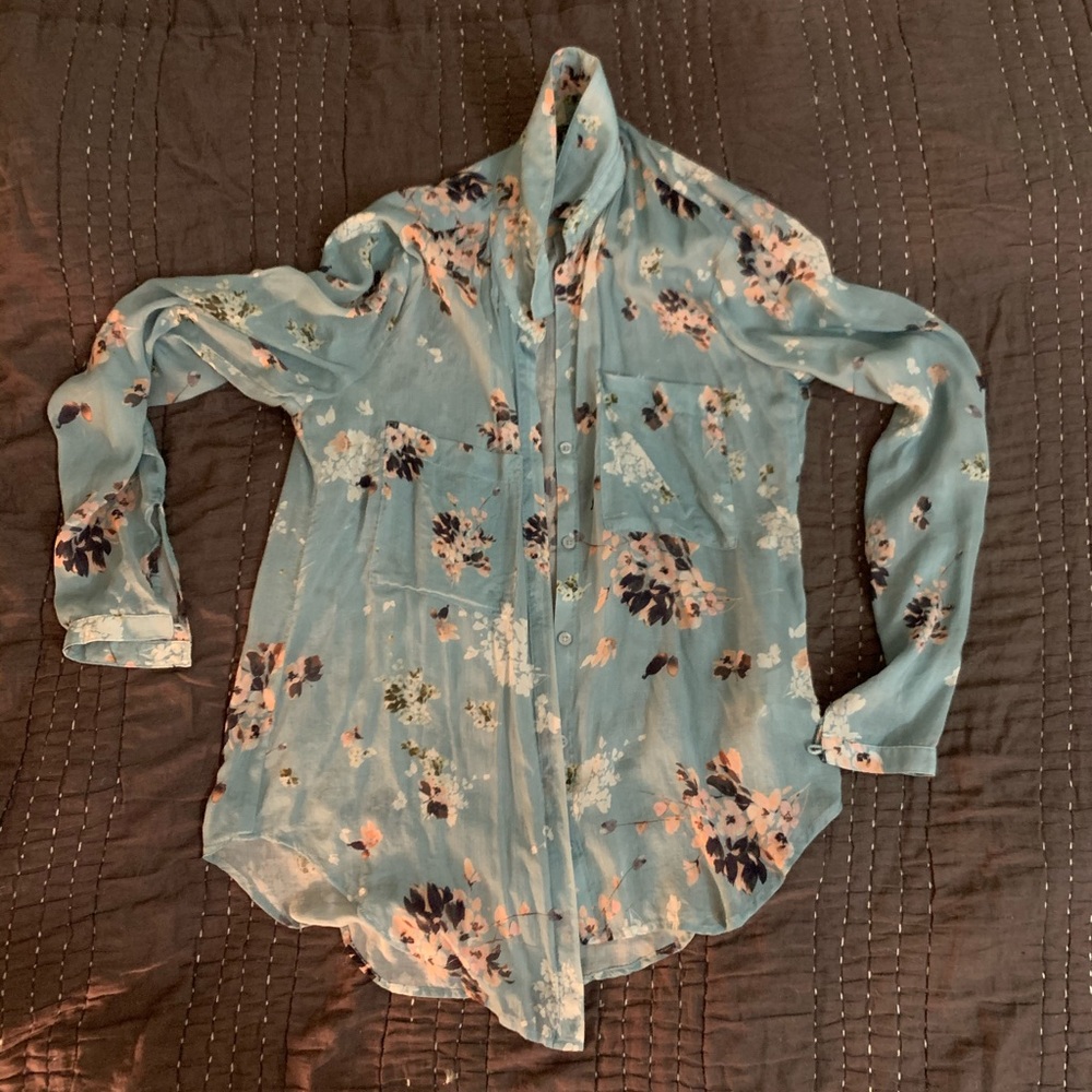 Cloth and stone button up